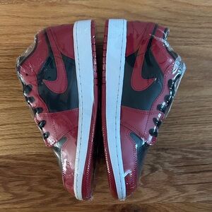 Air jordan 1 Low Reverse Bred Grade School Size 5.5Y （ New with No box）